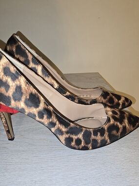 Betsy Johnson Leopard Print Pointed-Toe Pumps - Brown/Black